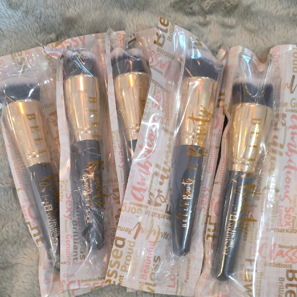 Belle by Kim Gravel Makeup Foundation Brushes - Gold and Black